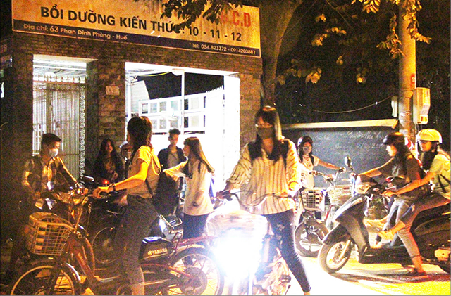 Đủ kiểu luyện thi