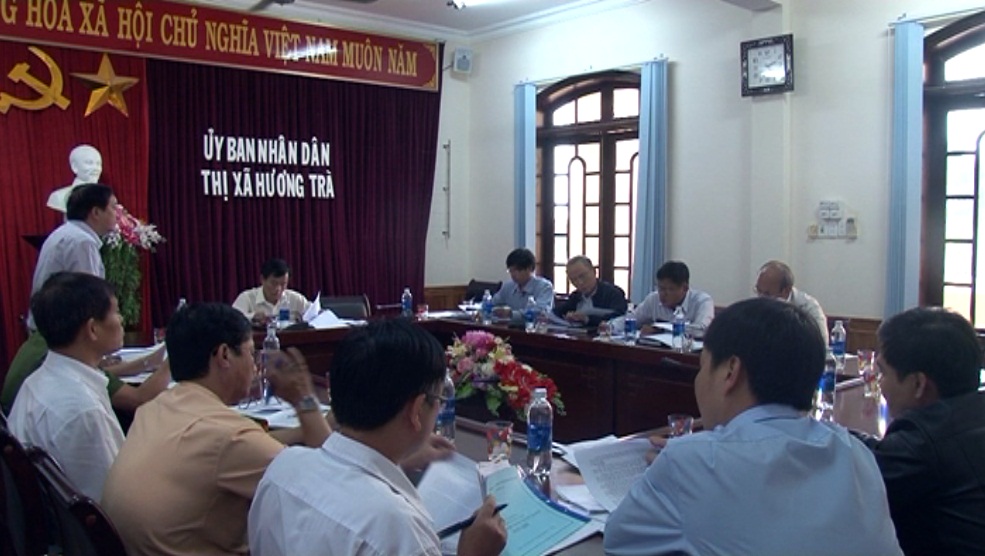 Có giải pháp hướng dẫn, bắt buộc xe mô tô, xe gắn máy đi vào đường gom