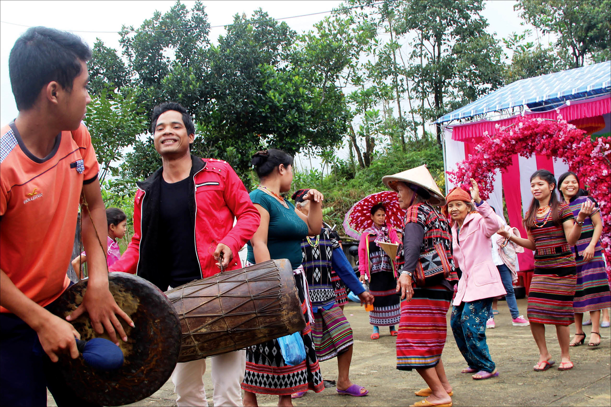“Ánh sáng sau chừng núi