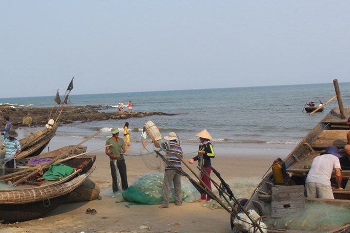 Funding support to purchase health insurance cards for people affected by marine environmental incidents