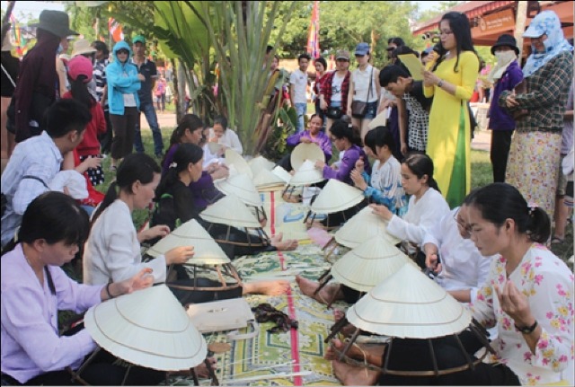 Hướng về ngày hội
