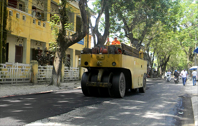 Hoàn trả mặt bằng và ngưng thi công trước festival