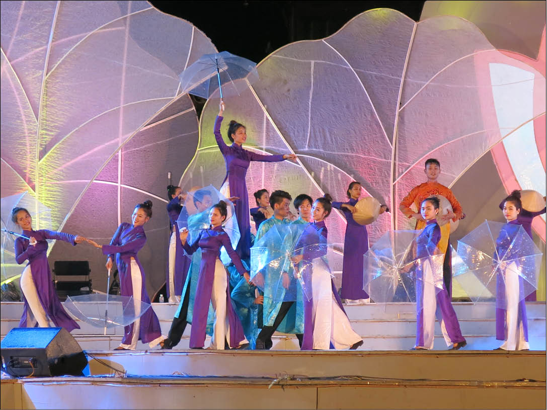 Sâu lắng “Khúc tình Huế”