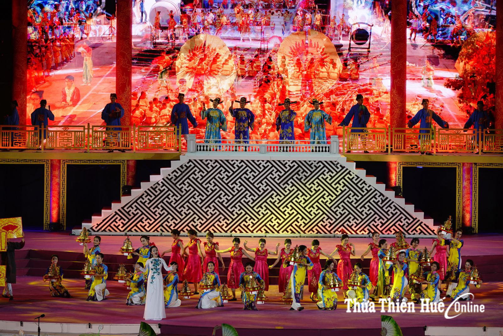 Hue Festival 2018 opens with sparkling cultural colors