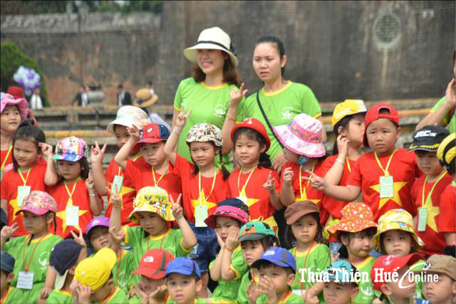 Many tours appealing to tourists during the May-1 holiday