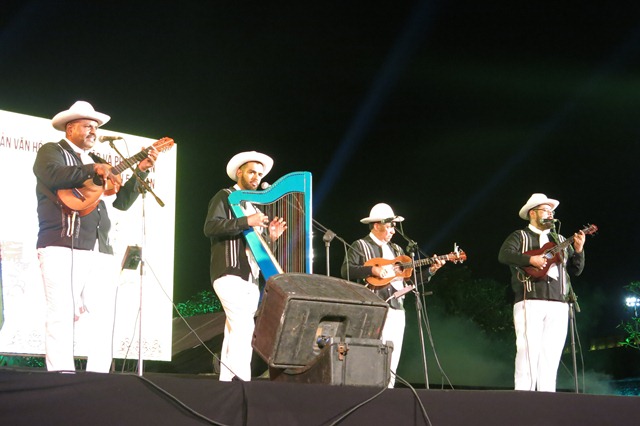 Nematatlín truyền cảm hứng