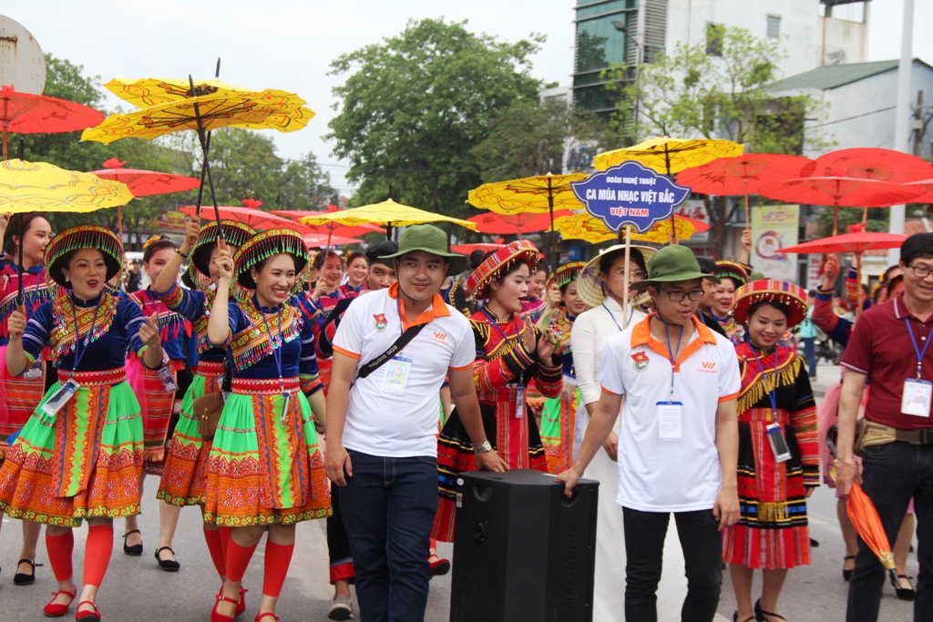 Những đóng góp thầm lặng