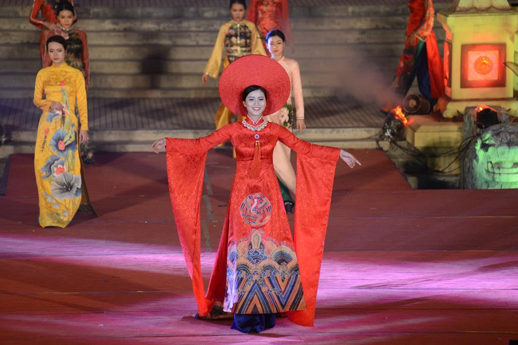 Lộng lẫy “Huế vàng son”