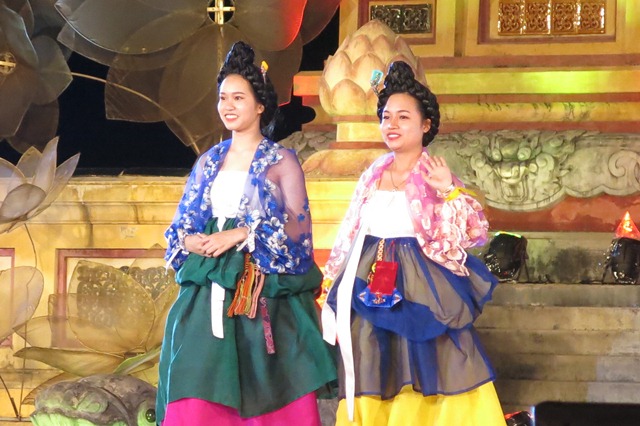 Lắng đọng cảm xúc trước giờ giã bạn