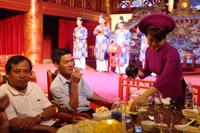 “Dạ tiệc hoàng cung” kín vé trong 5 đêm diễn ra