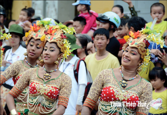 Gắn kết bằng “cầu nối” văn hóa