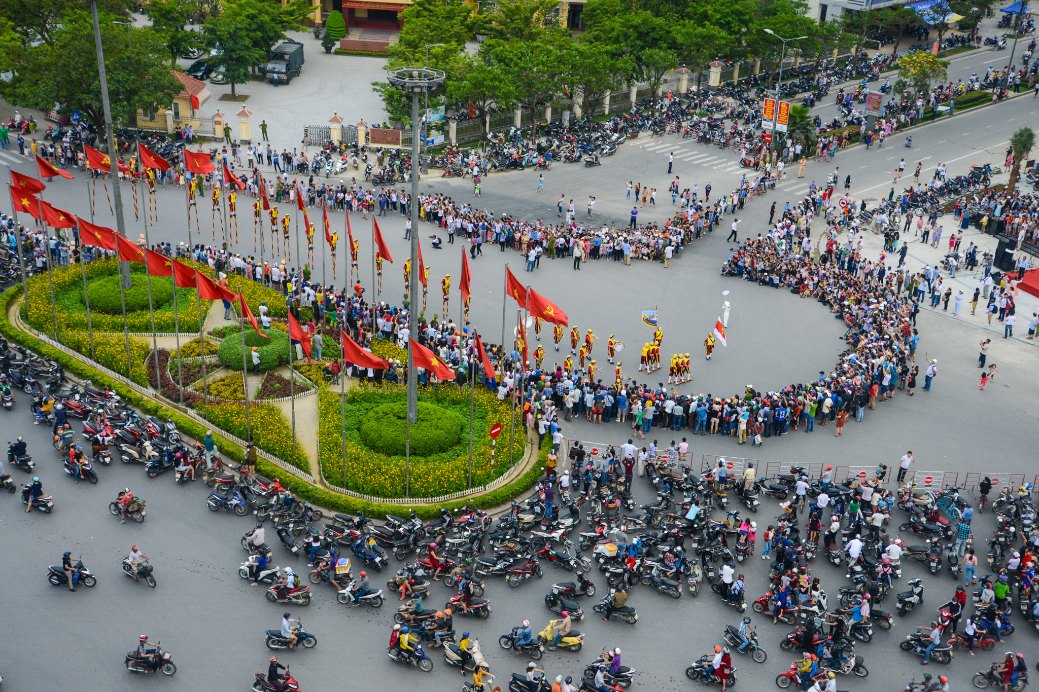Khi ngày hội đi qua
