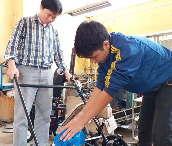 Máy cắt rau má động cơ xăng
