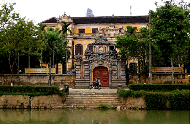 An Dinh Palace a golden tourist attraction waiting to be awaken