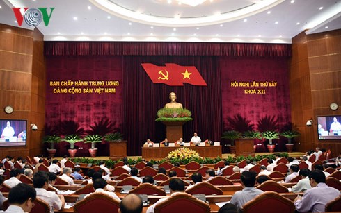 Ngày làm việc thứ 2 Trung ương thảo luận Đề án về công tác cán bộ