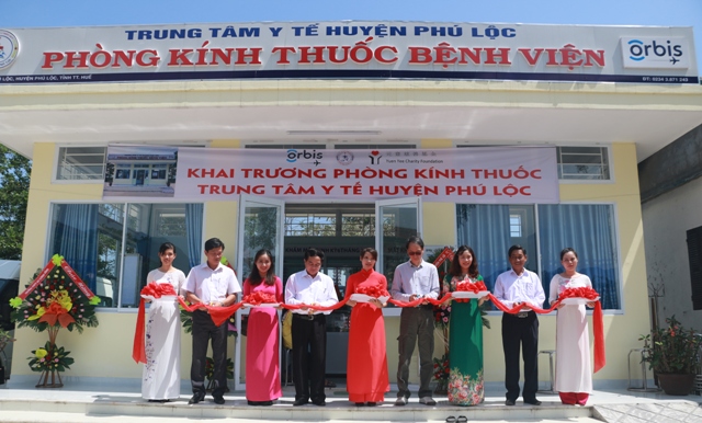 Khai trương Phòng kính thuốc tại Trung tâm Y tế huyện Phú Lộc