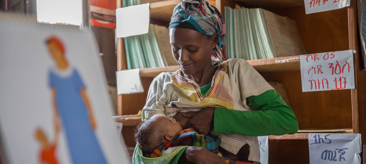 UNICEF kêu gọi các quốc gia giàu có tăng cường nuôi con bằng sữa mẹ