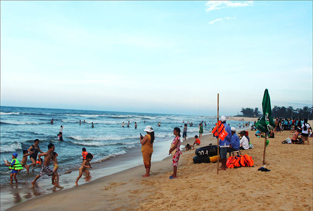 An toàn mùa du lịch biển