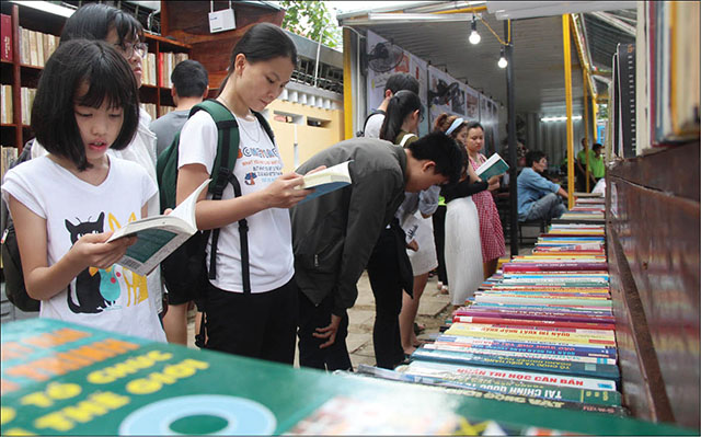 Book hub attracts local citizens