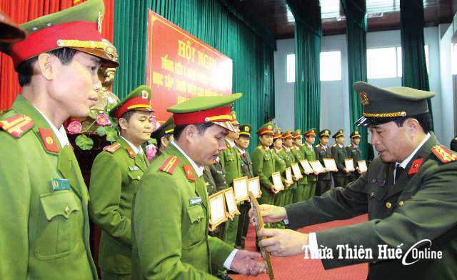 Nhiều điển hình học tập và làm theo Bác