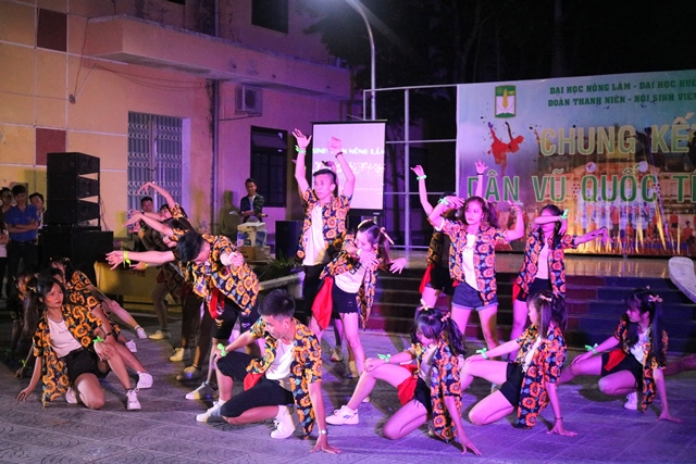 Sôi động đêm chung kết cuộc thi dân vũ Quốc tế Trường ĐH Nông lâm