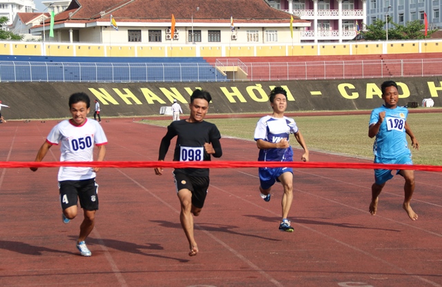 Kết thúc các nội dung thi đấu môn điền kinh và bơi lội Đại hội TDTT tỉnh