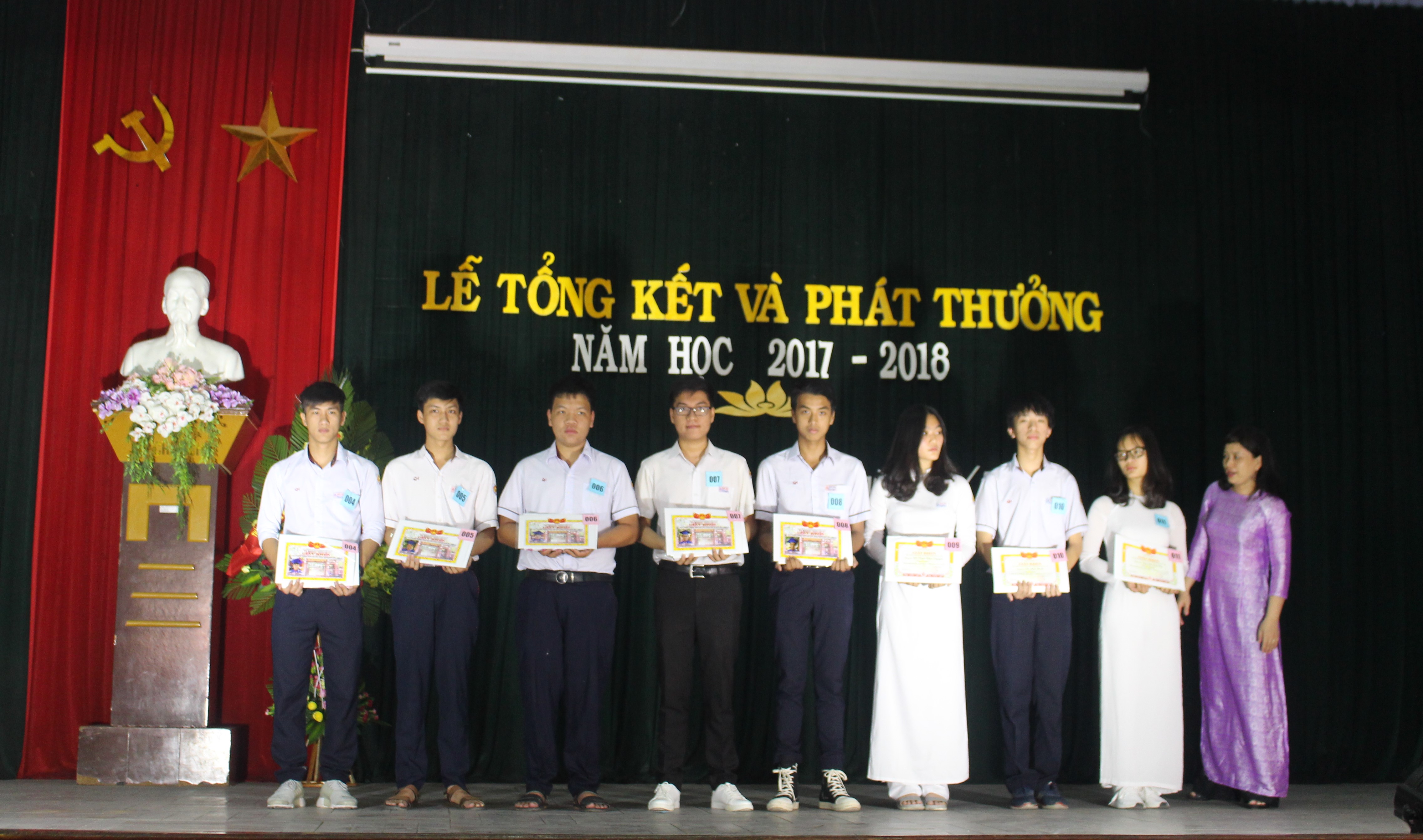 Trường THPT chuyên Quốc Học Tỷ lệ học sinh giỏi cao nhất từ trước đến nay