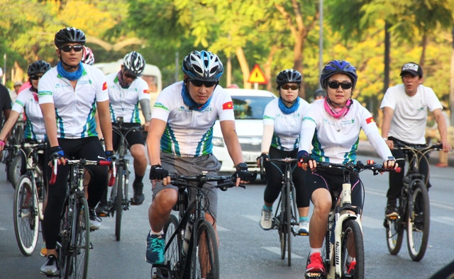 Thu được 74 000 USD từ chương trình “Ánh sáng là niềm tin”