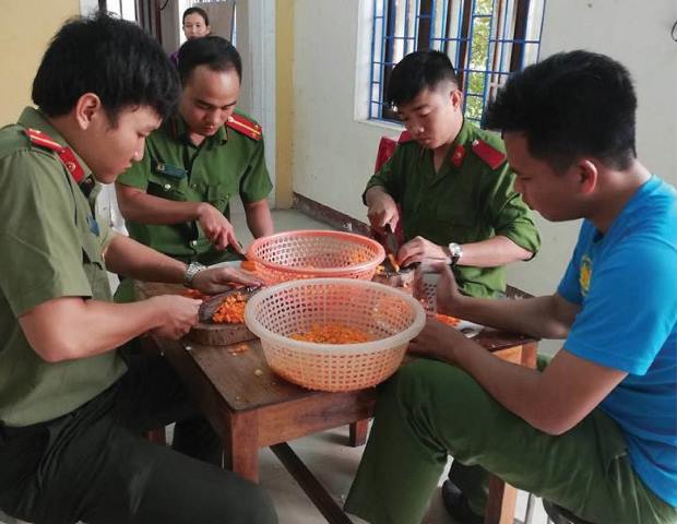 Noi theo gương Bác