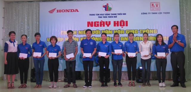 Trang bị kỹ năng văn hóa giao thông cho đoàn viên thanh niên