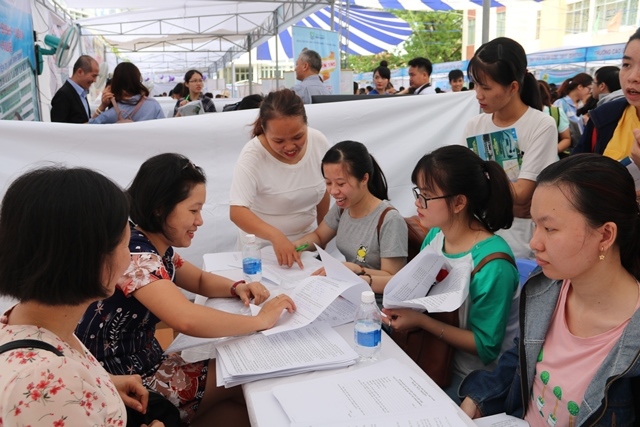 Hơn 2 200 cơ hội việc làm tại ngày hội tư vấn tuyển dụng Trường ĐH Y dược