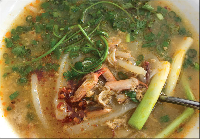 Exquisite crab noodle soup