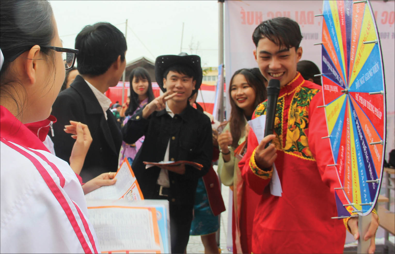 Các ngành ngoại ngữ “hút” thí sinh