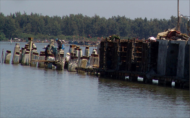 Chật vật nơi tránh trú cho tàu thuyền