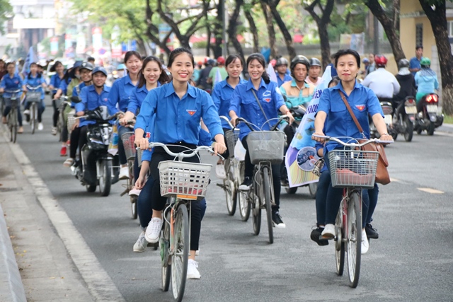 600 cán bộ, sinh viên tham gia chương trình “Giải quyết ô nhiễm nhựa và nilon”