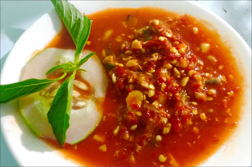 Mắm hàu nơi chân phá