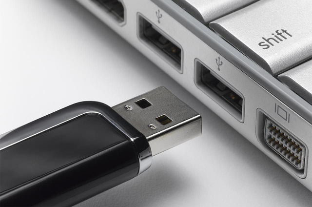 Cảnh báo lây nhiễm virus nguy hiểm xóa dữ liệu trên USB tại Việt Nam