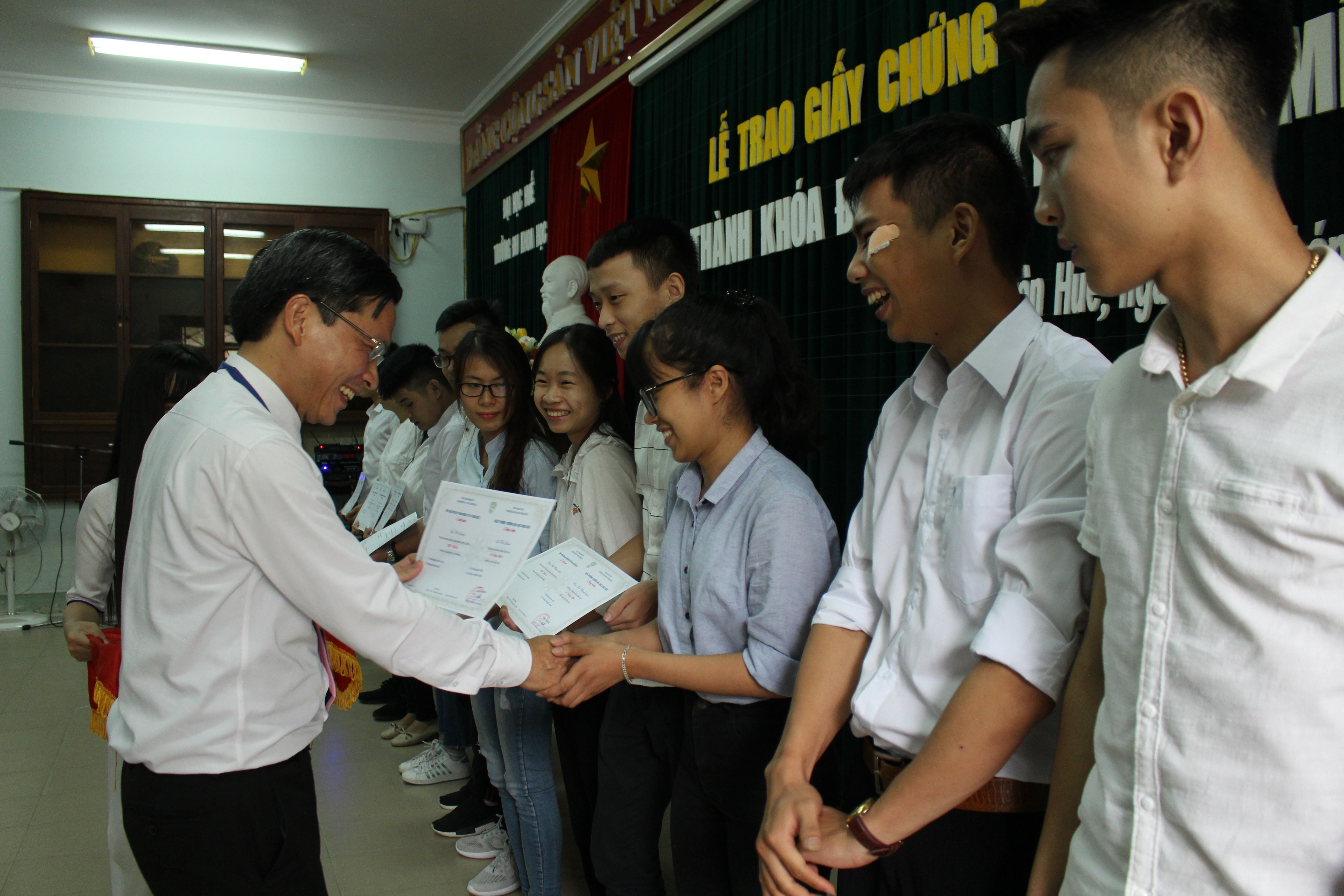 69 sinh viên được cấp chứng chỉ hoàn thành khóa học Kỹ năng mềm