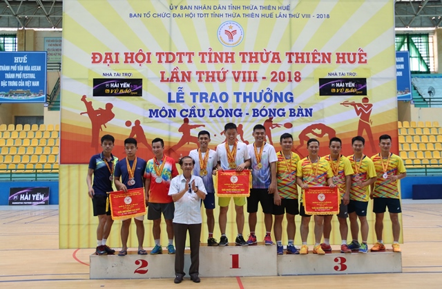 TP Huế và ĐH Huế giành giải đồng đội môn cầu lông - bóng bàn ĐH TDTT tỉnh