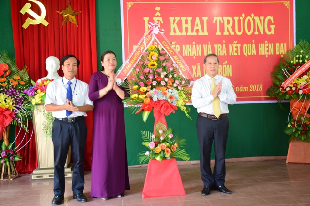 Khai trương bộ phận tiếp nhận và trả kết quả hiện đại cấp xã đầu tiên của tỉnh