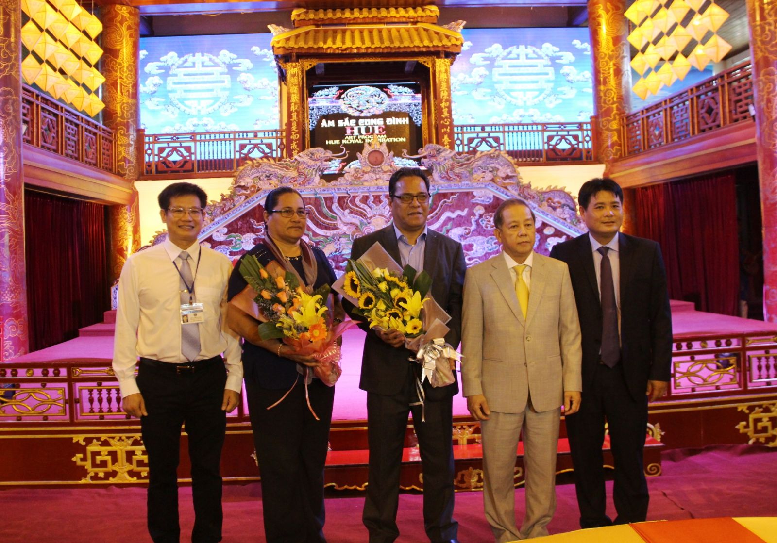 Chairman of the Provincial People s Committee Phan Ngoc Tho met with Micronesian Congress Speaker