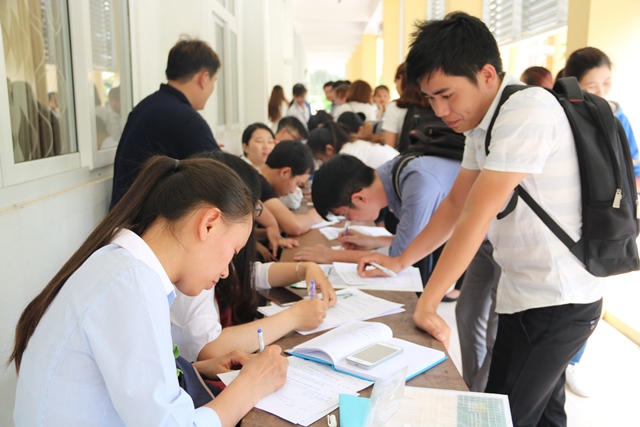 Trường ĐH Kinh tế tổ chức sàn giao dịch việc làm