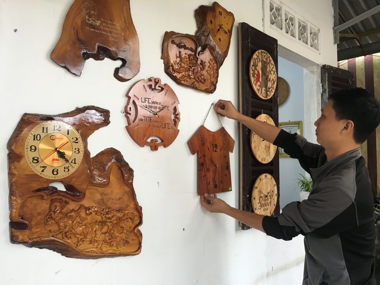 Thua Thien Hue Province Market Expansion for Specialty and Souvenir Products