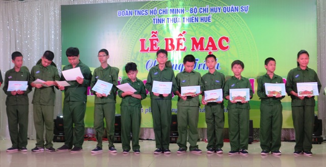 59 chiến sĩ nhí hoàn thành chương trình học kỳ trong quân đội