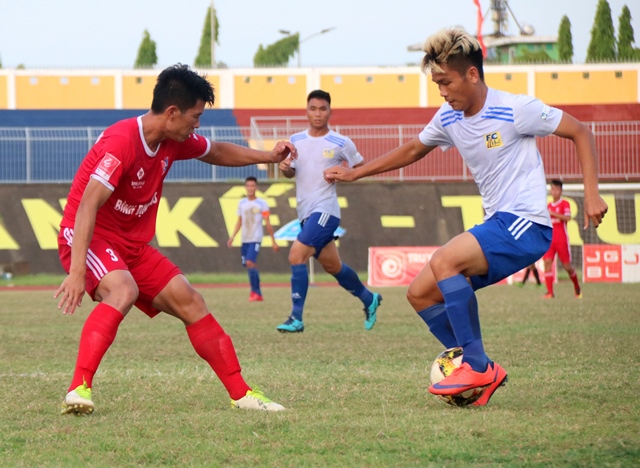 Thắng đậm Bình Định TMS, CLB Bóng đá Huế xếp thứ 4 lượt đi