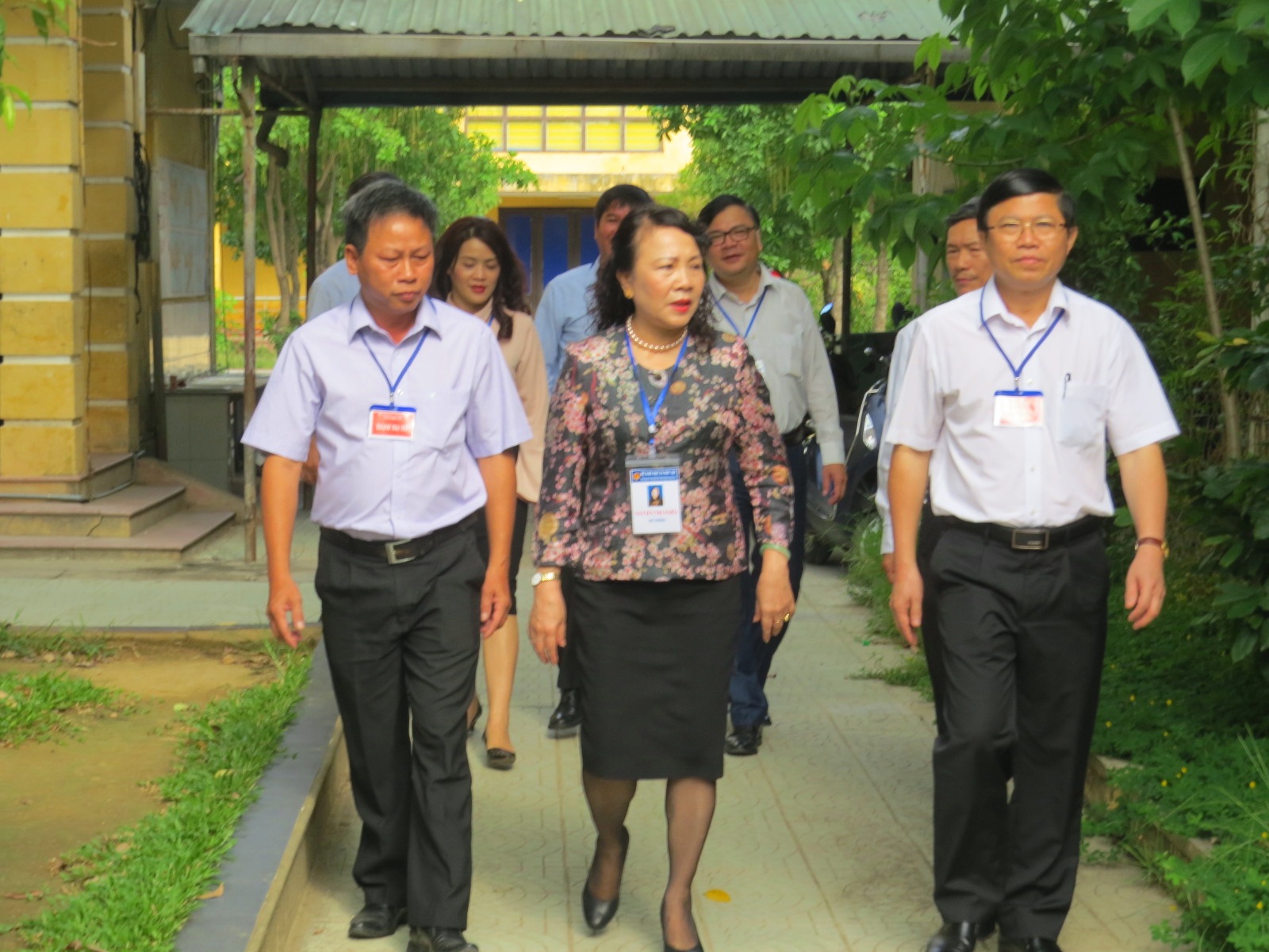 Thứ trưởng Nguyễn Thị Nghĩa kiểm tra công tác thi tại Huế