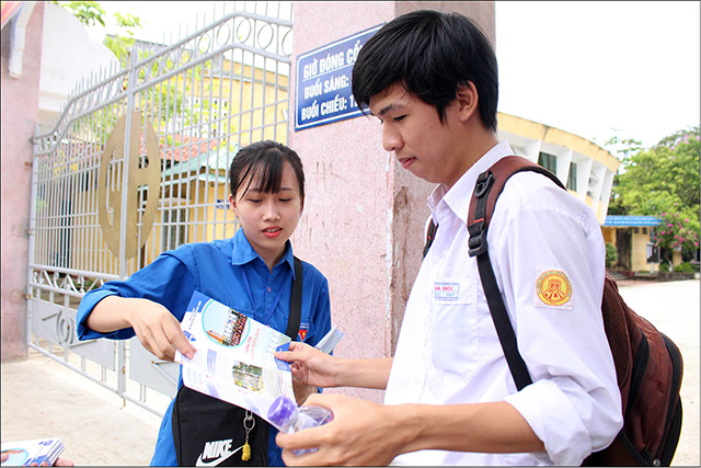 Tiếp sức, quảng bá cho trường