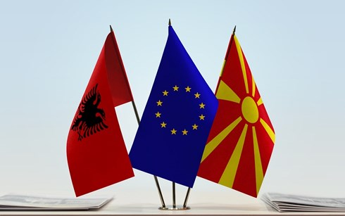 EU sẵn sàng đàm phán kết nạp Albania và Macedonia làm thành viên