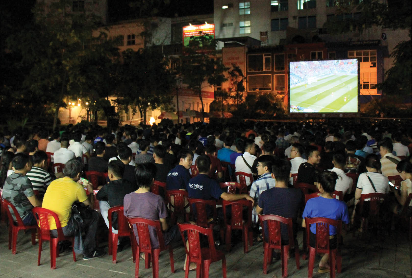 Ăn, ngủ cùng World Cup