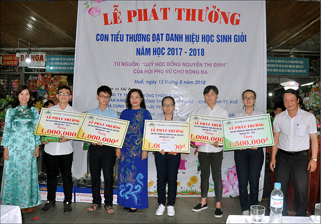 Khuyến học, khuyến tài ở chợ Đông Ba